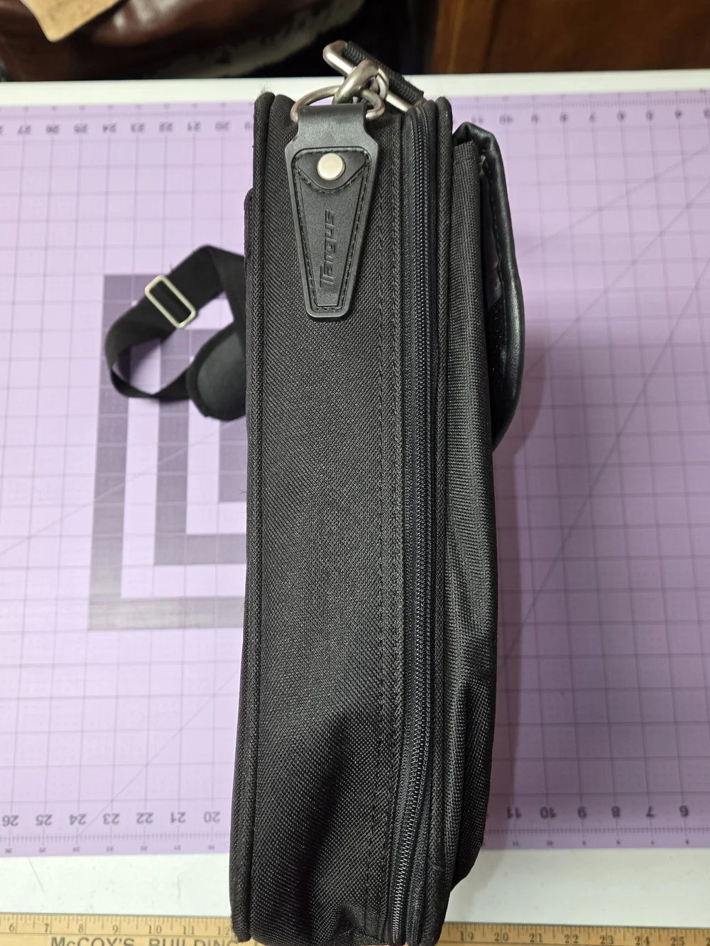 Targus Black Laptop Briefcase Messenger Bag Padded 15